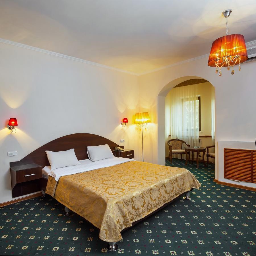 Stary Melnik Hotel Almaty Exterior photo