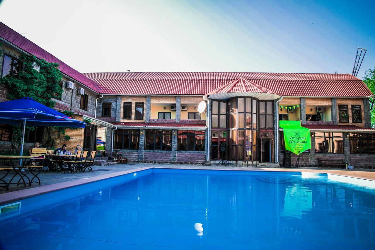 Stary Melnik Hotel Almaty Exterior photo