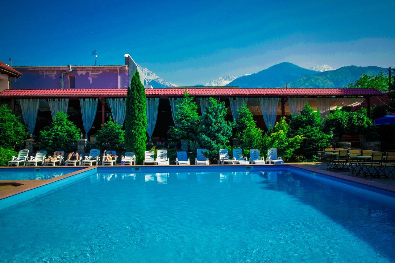 Stary Melnik Hotel Almaty Exterior photo